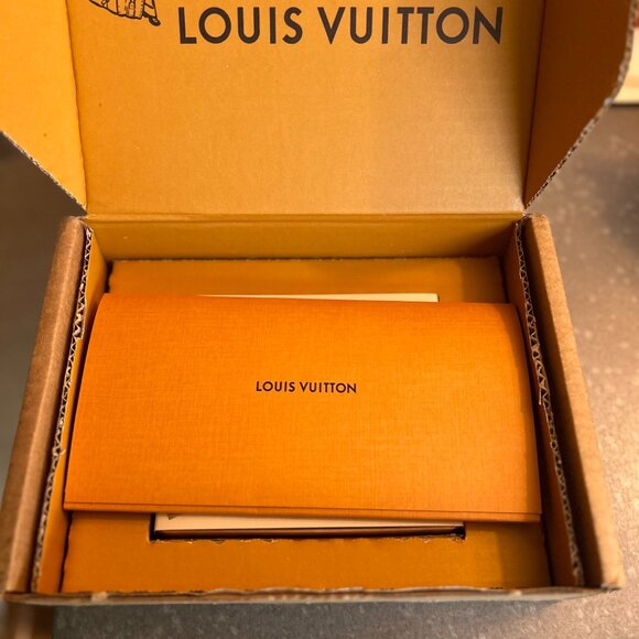 Louis Vuitton Multiple Wallet - Picture 7 of 9